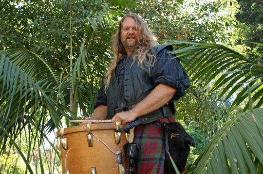 Keith Jones with his Countryman B6-equipped drum.